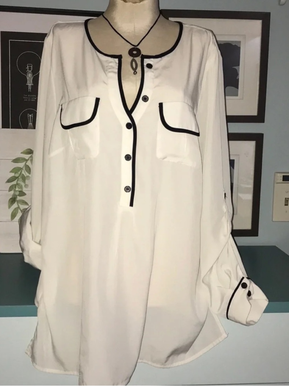 Alfani white long sleeve blouse with black piping size 16